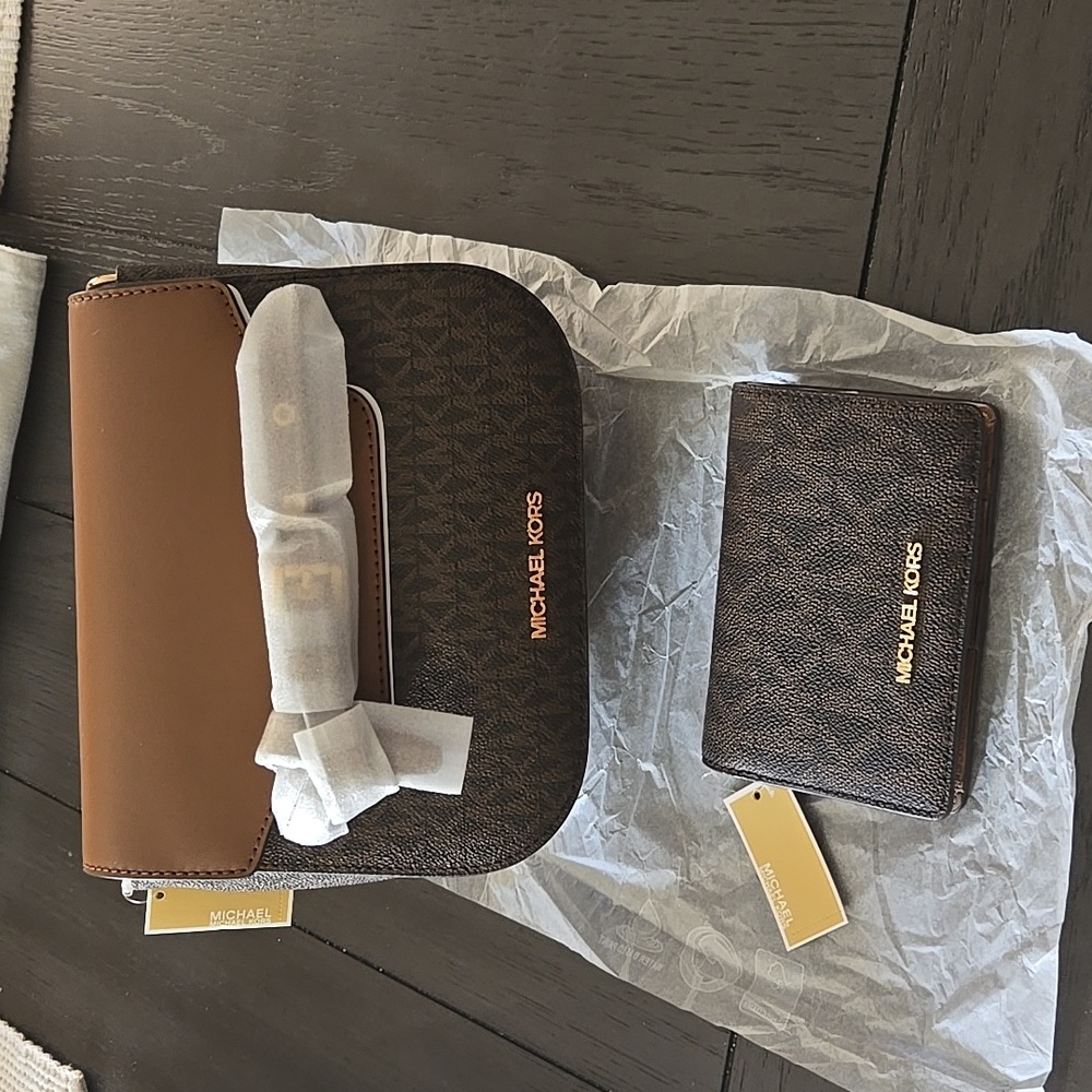 Michael Kors Emilia crossbody bag and matching wallet
